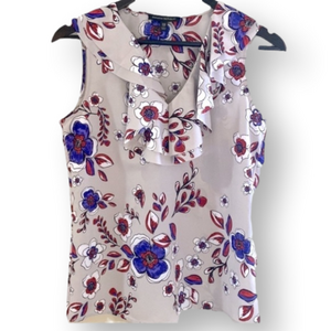 BANANA Republic Sleeveless floral ruffled blouse.